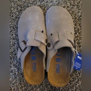 NWT Birkenstock Boston Taupe Suede Mules